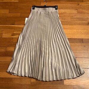 Gorgeous Ophelia Roe Gold Satin Pleated Skirt - wedding guest - NWT, size small